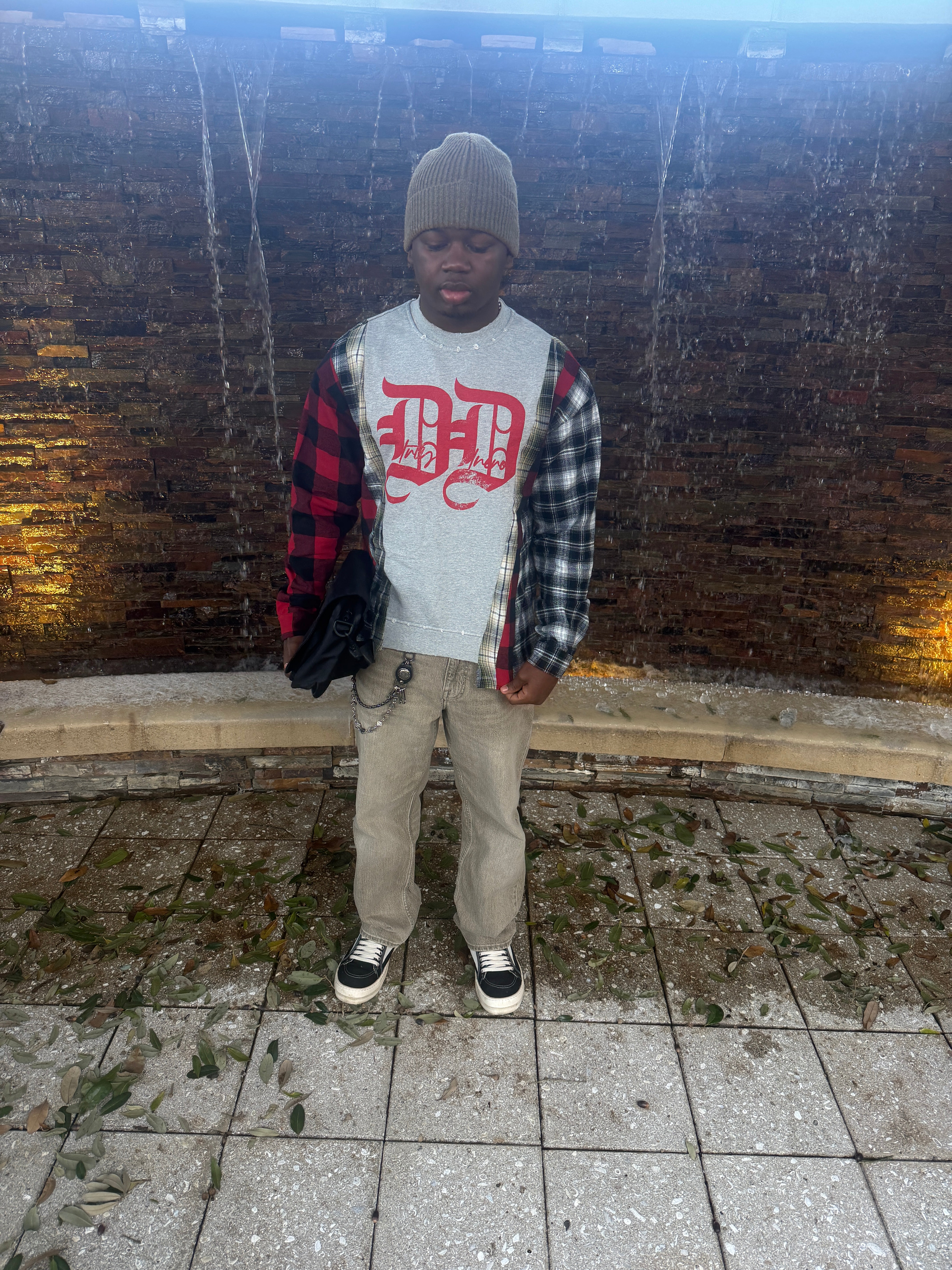 Dinero Reconstructed Crew Neck Plaid